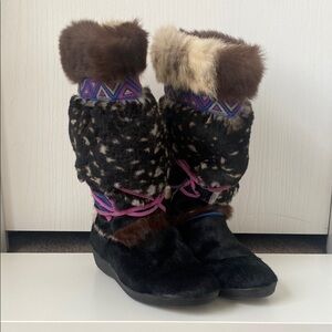Tecnica Mukluks Black Fur Boots with Purple Accents